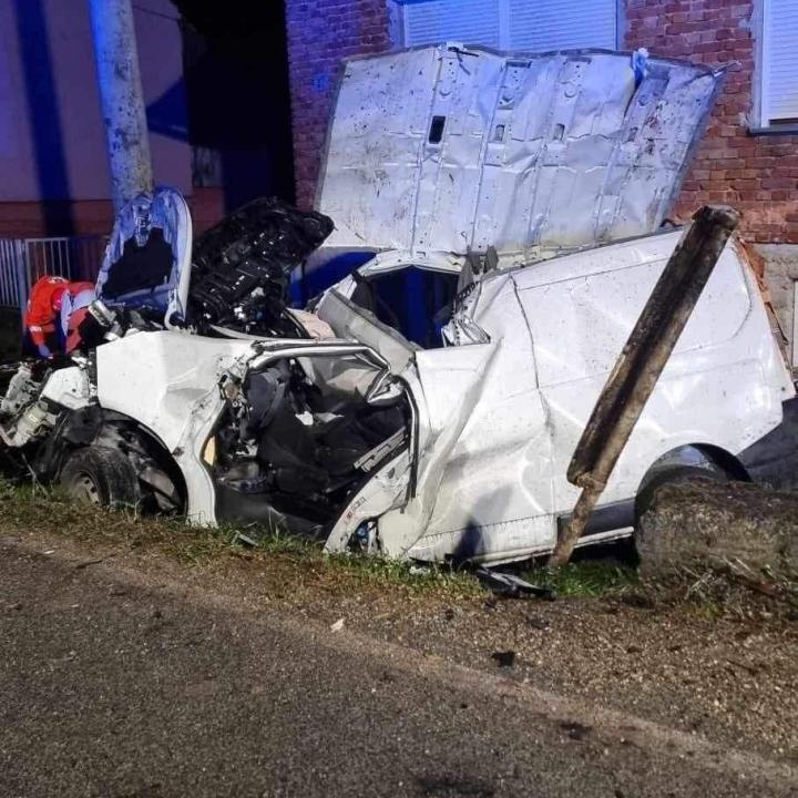 Lesújtó fotókon az éjjeli tragédia, ketten meghaltak