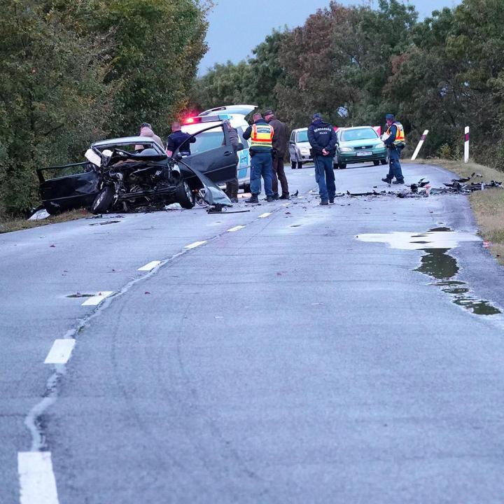 Egy ember meghalt, öten megsérültek, szörnyű baleset történt a 47-esen