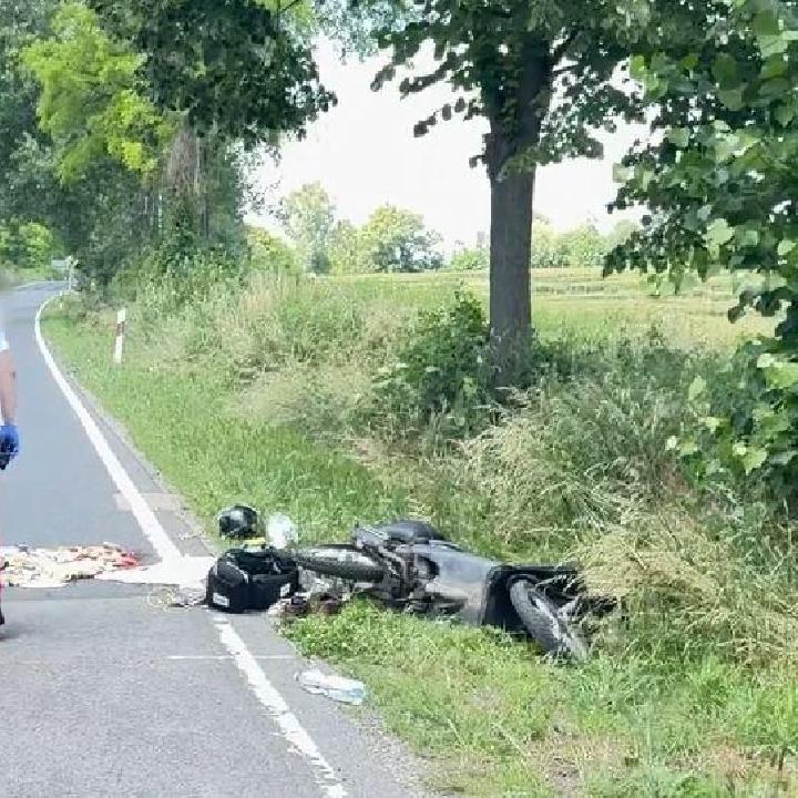 Élet-halál közt lebeg egy motoros, videón a pannonhalmi brutális baleset