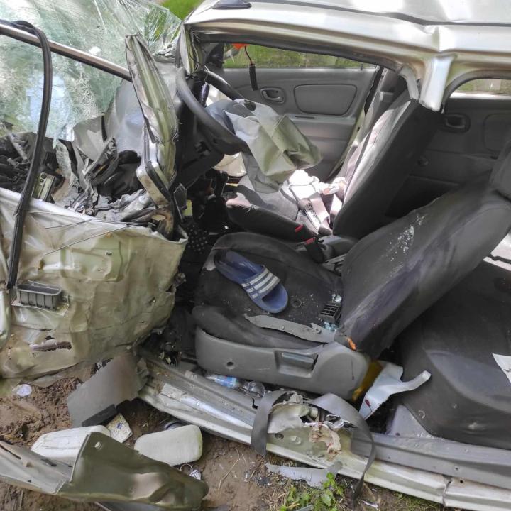 Borzasztó fotók érkeztek a tragédiáról, a sofőrnek esélye sem volt
