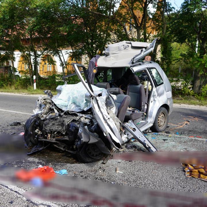 Borzasztó látvány, fotó érkezett a 10-es úti halálos balesetről