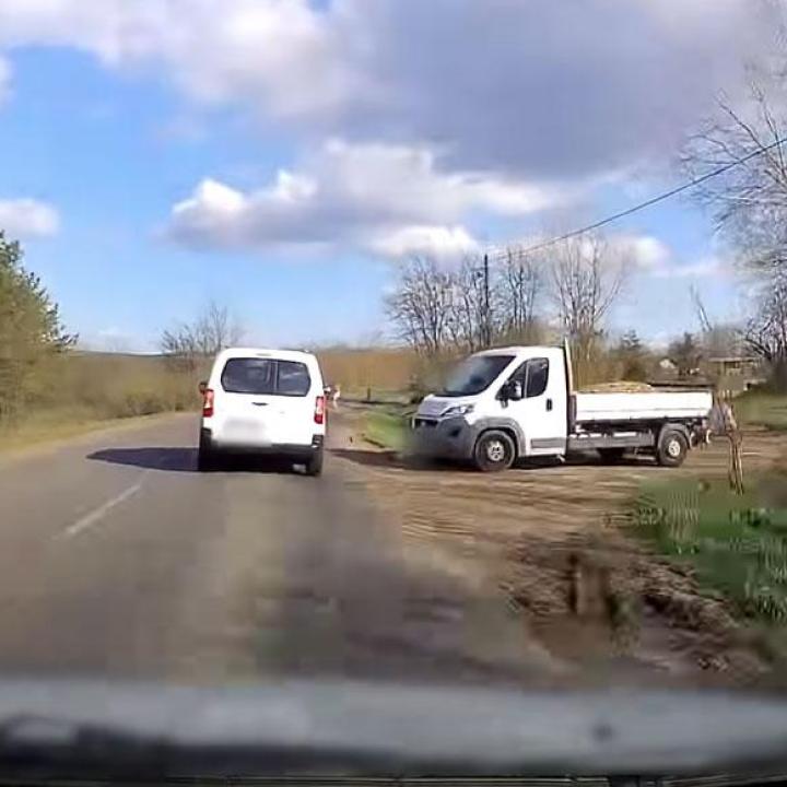 Saját balesetét vette videóra egy sofőr Gödöllőnél