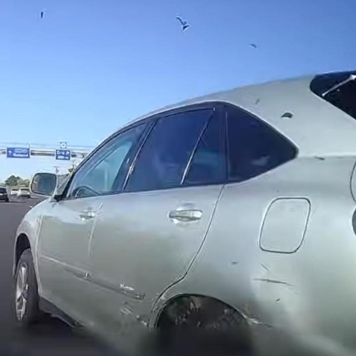 Videón az M7-esen történt súlyos baleset, irányíthatatlanná vált egy hatalmas terepjáró